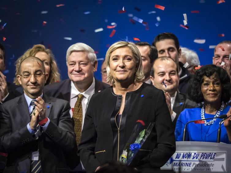 Francúzska krajne pravicová strana Národného frontu zvyšuje podporu. 