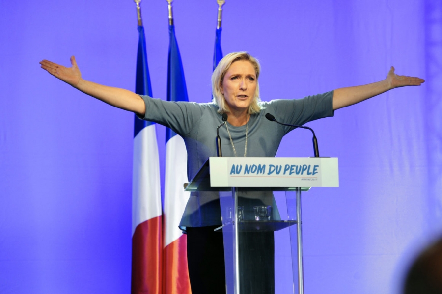 Euro_by_po_vitazstve_Le_Penovej_mohlo_dosiahnut_15_rocne_minima_2017