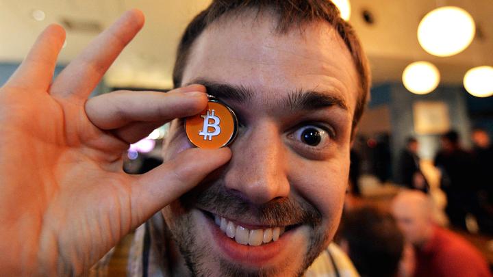 Bitcoin_po_vypredaji_za_12_hodin_vzrastla_o_10_miliard_2017