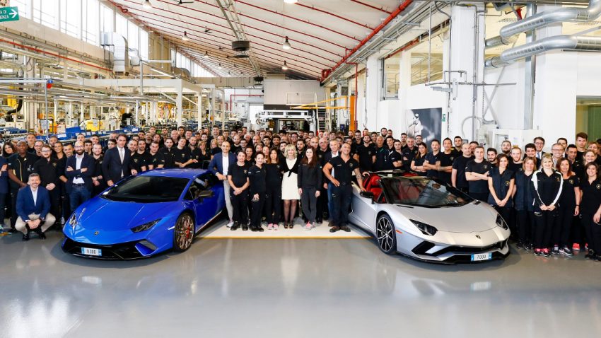 Lamborghini_uz_vyrobil_7000_modelov_Aventador_a_9000_Huracan_2017