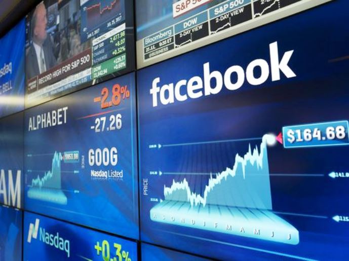 Sef_WPP_Sir_Martin_Sorrell_Google_a_Facebook_by_sa_mali_obavat_vladnej_regulacii