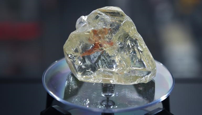 Jeden_z_najvacsich_diamantov_sveta_predany_len_za_6_5_miliona_dolarov