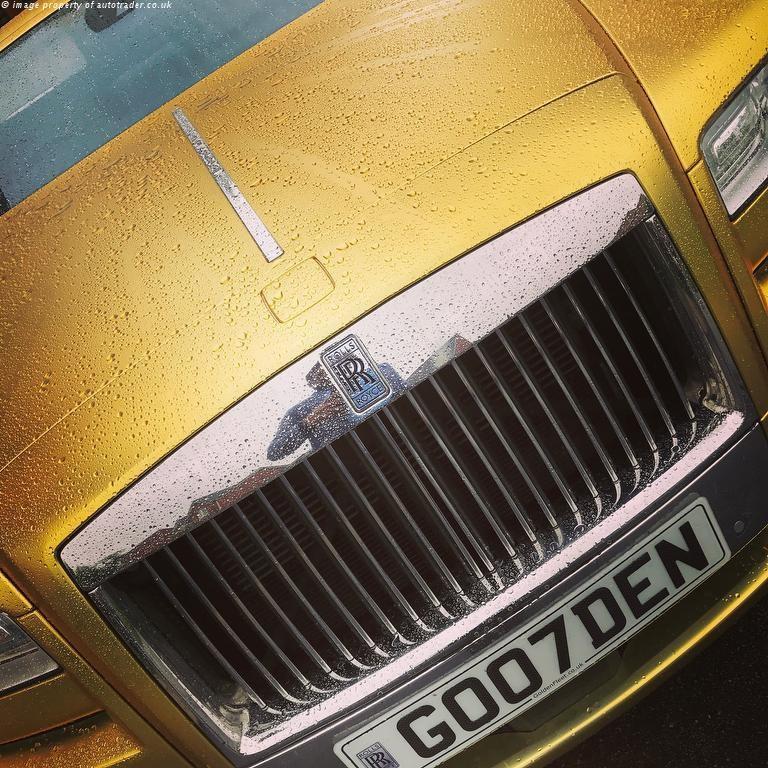 Tento_zlaty_Rolls_Royce_moze_byt_vas_len_za_16_Bitcoinov_2017_3