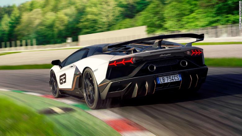 Lamborghini_odhalil_este_rychlejsi_superautomobiL_Aventador_SVJ