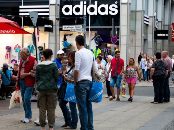 Riaditel_spolocnosti_Adidas_vysvetluje_dolezitost_Amazonu