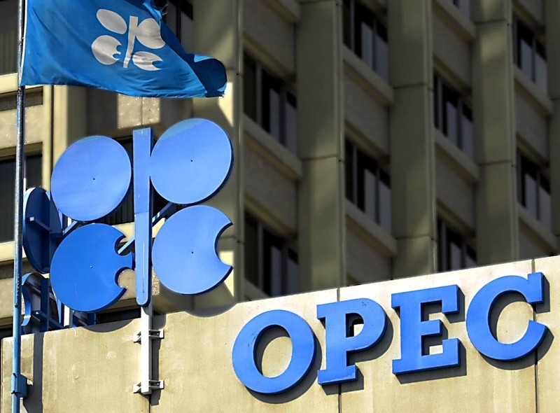OPEC_so_spojencami_suhlasia_s_rozsiahlejsim_znizenim_vyroby