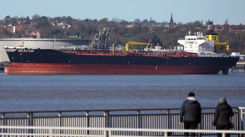 Nahnevani-zamestnanci-dokov-v-Britanii-odmietaju-vylozit-rusku-ropu