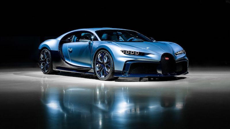 Bugatti Chiron Profilée je lakované špeciálnou farbou s názvom Argent Atlantique, v odtieni vyvinutom práve pre tento automobil.
